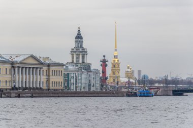 st. petersburg sokaklarında