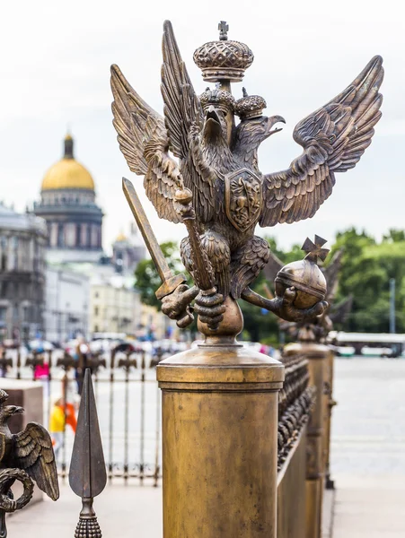 Estátua da águia de duas cabeças — Fotografia de Stock
