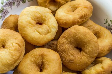 Çörek yağda kızarmış