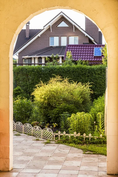 Een uitzicht op de achtertuin — Stockfoto