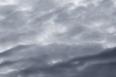 Bulutlu gökyüzü gülümsemek