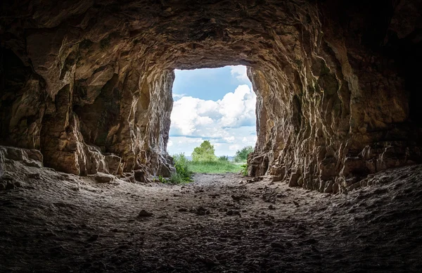 Entrada para a caverna — Fotografia de Stock