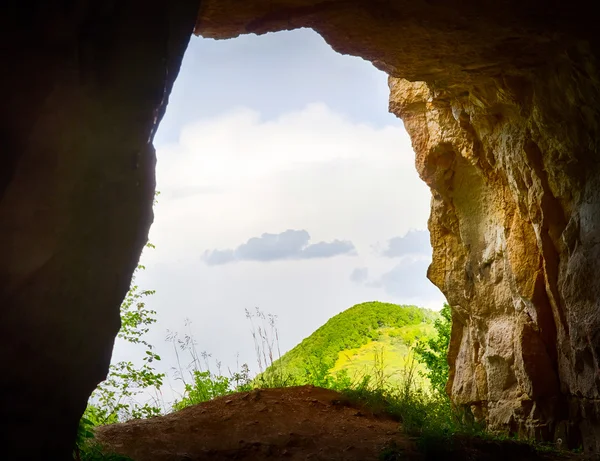 Είσοδος στο σπήλαιο — Φωτογραφία Αρχείου