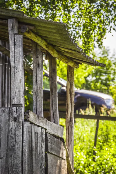 Częścią opuszczonej chaty drewniane — Zdjęcie stockowe