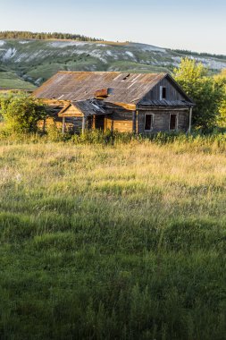 Terk Edilmiş Eski Ev