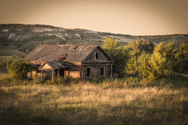 Старый заброшенный дом