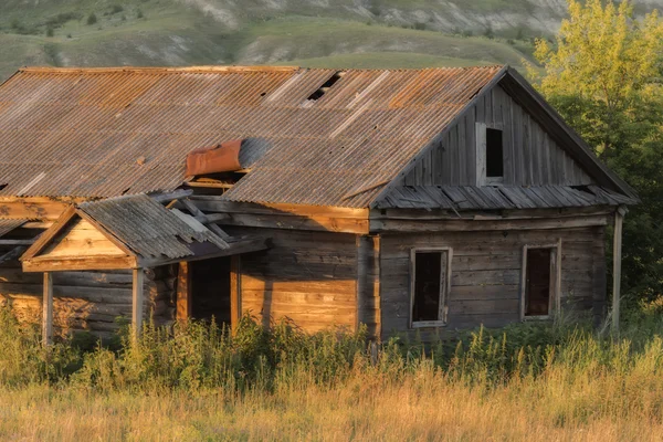 Starý opuštěný dům — Stock fotografie