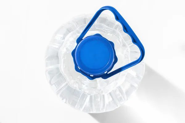Recipiente de plástico con agua — Foto de Stock