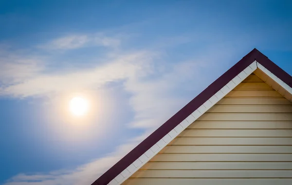 O cume da casa . — Fotografia de Stock