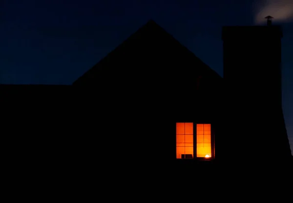 Luz Ventana Casa Noche Oscura —  Fotos de Stock