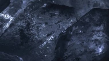 Buz kütleleri arka planda