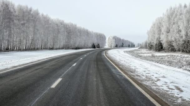 El camino es en invierno la naturaleza — Vídeo de stock