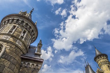 Gotik tarzda bir kale.