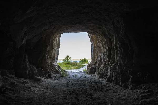Wejście do jaskini — Zdjęcie stockowe
