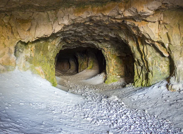 Entrada para a caverna — Fotografia de Stock