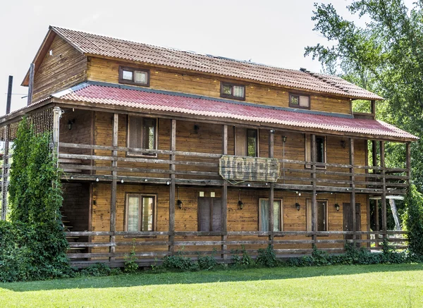 Hotel Ranch in het dorp lagere Sancheleevo, Samara regio, Rusland. — Stockfoto