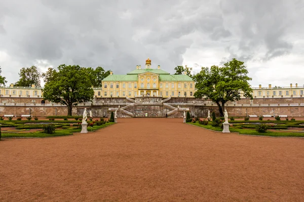 Palazzo Menshikov (Oranienbaum) nella città di Lomonosov — Foto Stock