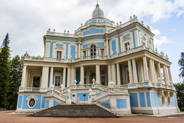 Palacio Menshikov (Oranienbaum) en la ciudad de Lomonosov —  Fotos de Stock
