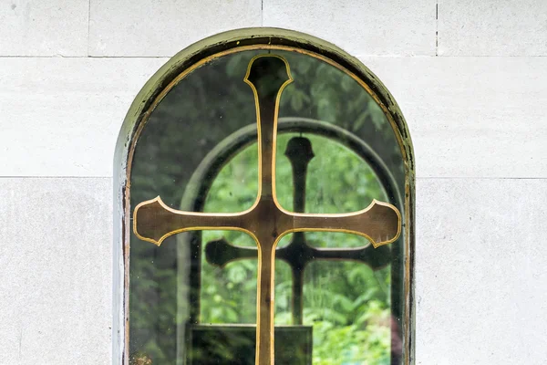 단일 교회 창 — 스톡 사진