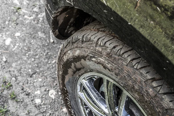 Rueda de coche sucio —  Fotos de Stock