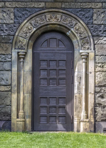 Porta in stile gotico — Foto Stock