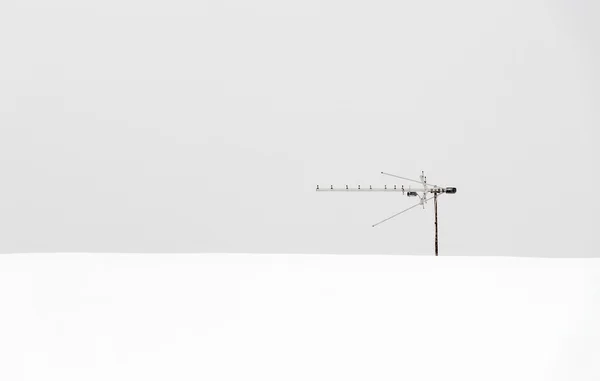 Самотня даху антени — стокове фото