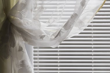 Yatay güneşlik perde