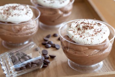 Fransız tarzı çikolata mousse