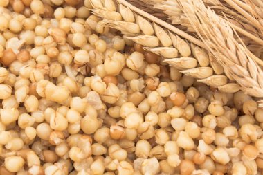Pişmiş buğday ve buğday kulak