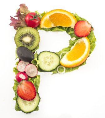 Salata ve meyve yapılmış P harfi