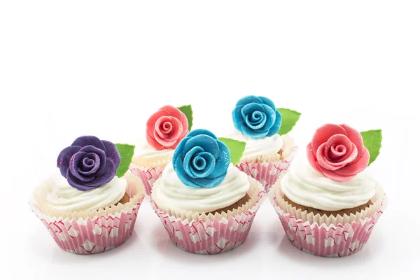 Cupcakes díszített Rózsa, fehér alapon — Stock Fotó