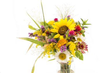 Taze yaz çiçek buketi beyaz izole