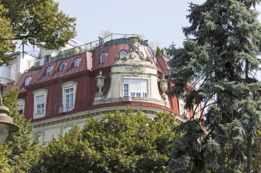 Mansard Fransız tarzı binadan Added