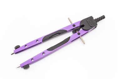 Çizim pusula üzerinde beyaz izole