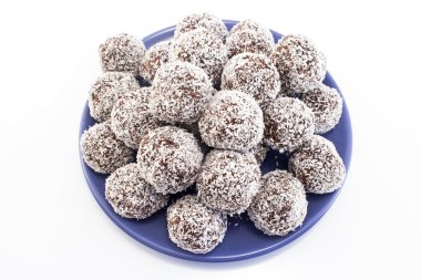 Hindistan cevizi ve çikolata topları