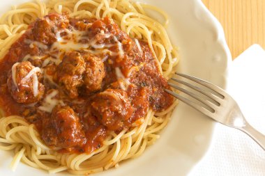 köfte, domates soslu spagetti