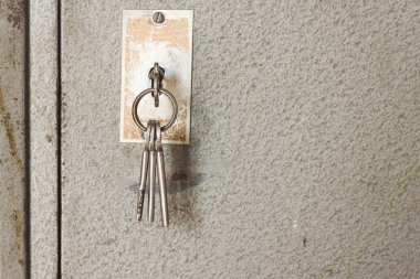 eski soyunma ve anahtarları