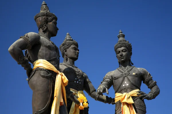 Nahaufnahme des Drei-Königs-Denkmals im Zentrum von Chiang Mai, th — Stockfoto