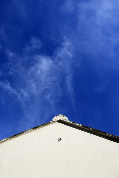 Blue sky with cloud in city of Chiang Mai, Thailand — Stock Photo, Image