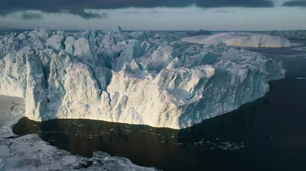 Σκληρή Και Όμορφη Φύση Της Γροιλανδίας Ice Rocks Παγωμένη Θάλασσα — Φωτογραφία Αρχείου