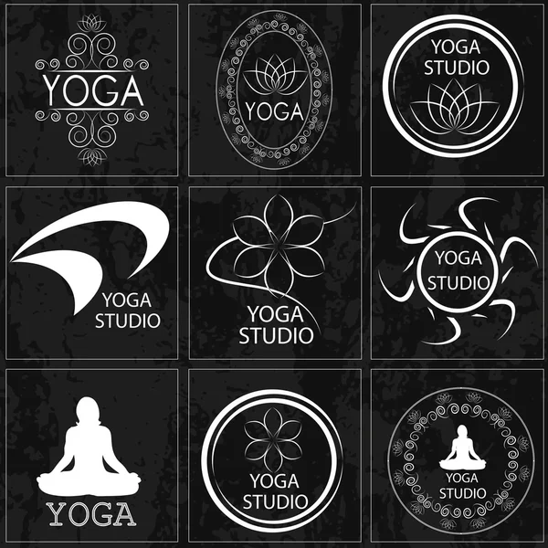 Conjunto de logotipos, ilustrações e ícones sobre o tema do ioga. Whit... —  Vetores de Stock