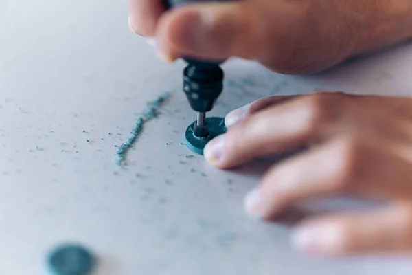 Creating Earrings Close Up — 图库照片