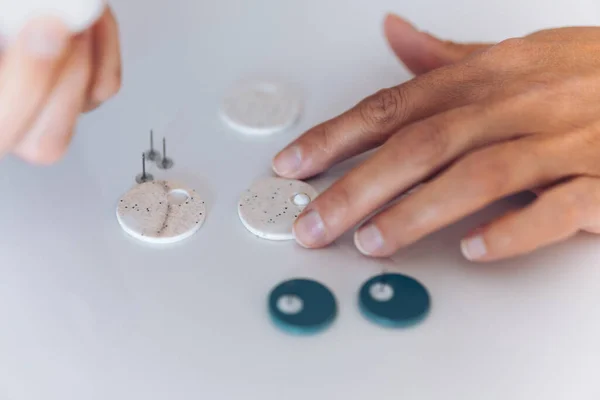 Making Earrings Close Up — Fotografia de Stock