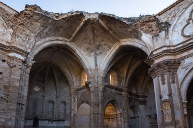 Manastır yıkılışı.