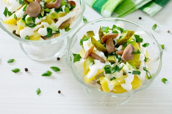 Salad with meat, potatoes and mushrooms, fed-batch. — Stock Photo, Image