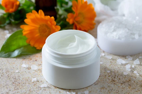 esans şişesi calendula Aromaterapi ve tuz kahverengi St