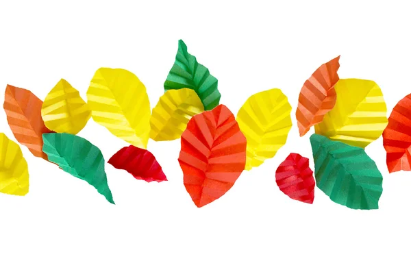 Jesienny liść tło czerwony żółty kolorowy papier origami liści. — Zdjęcie stockowe