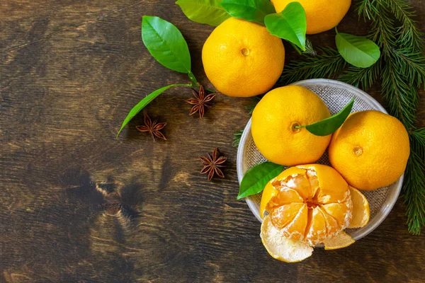 Winterzeit Früchte Frische Saftige Clementine Mandarinen Mit Blättern Auf Rustikalem — Stockfoto