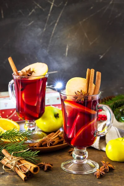 Winter Christmas Hot Drink Orange Apple Spices Mulled Wine Glass — Stock Photo, Image