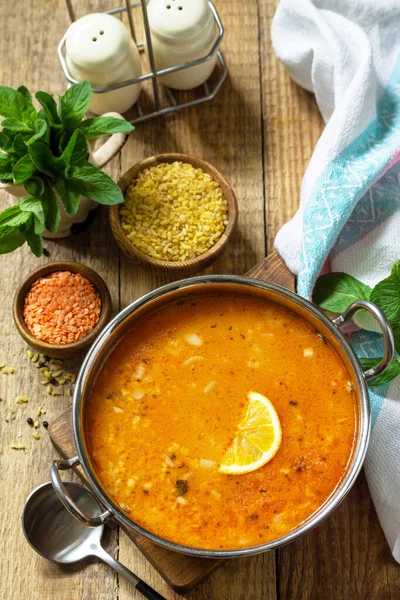 Cuisine Turque Soupe Traditionnelle Avec Riz Lentilles Menthe Sur Une — Photo